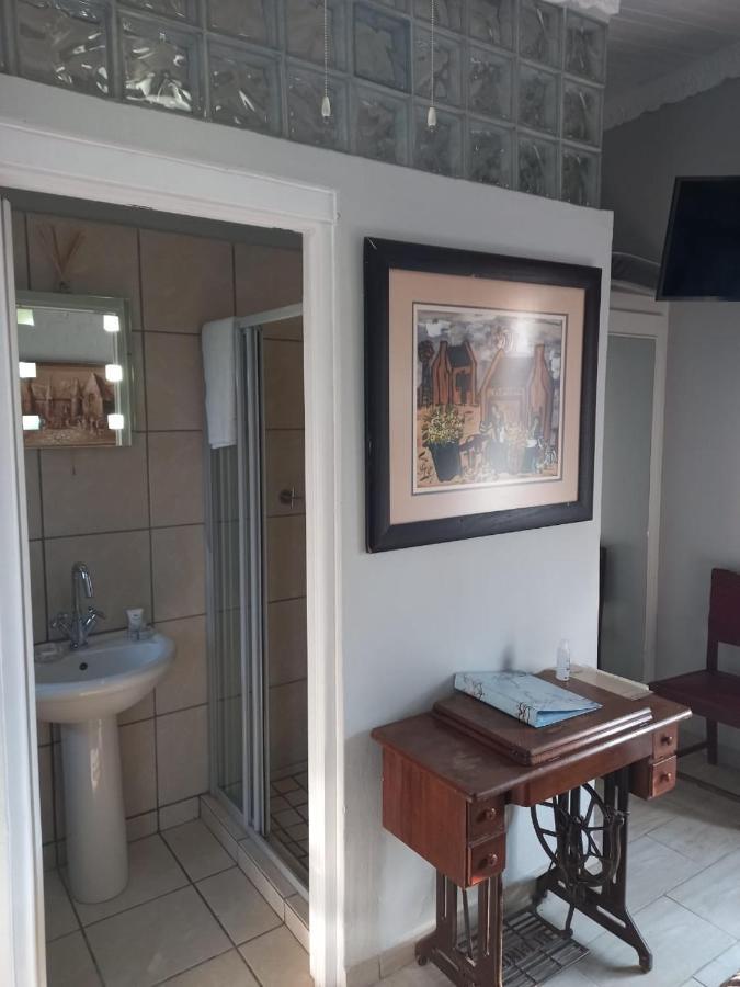 Michael-Angelo Guest House Почефструм Экстерьер фото